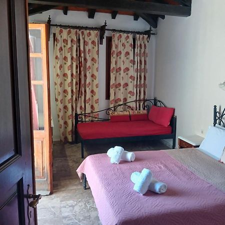 Hotel Villa Orsa Skiathos Town Exterior photo