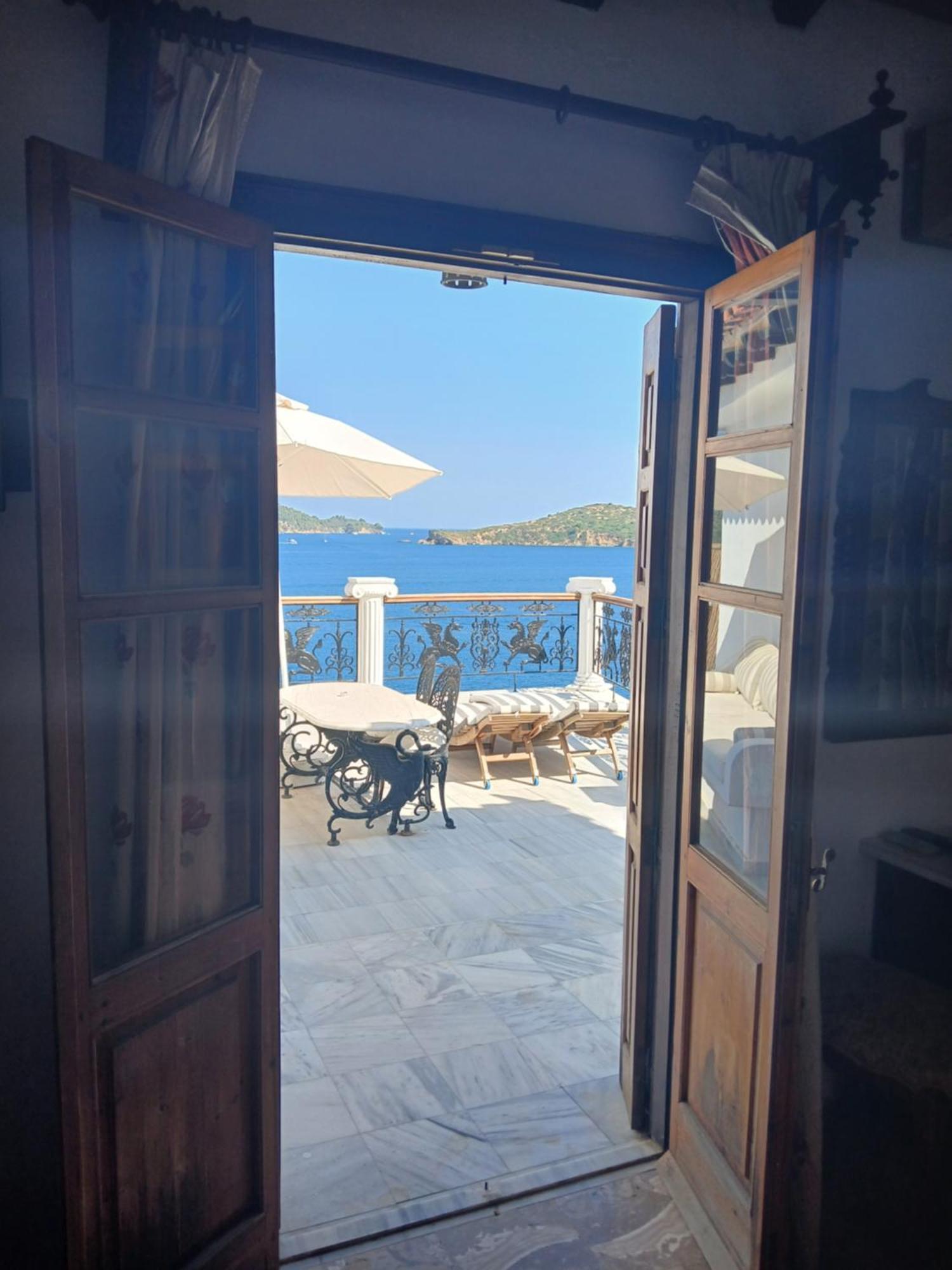 Hotel Villa Orsa Skiathos Town Exterior photo