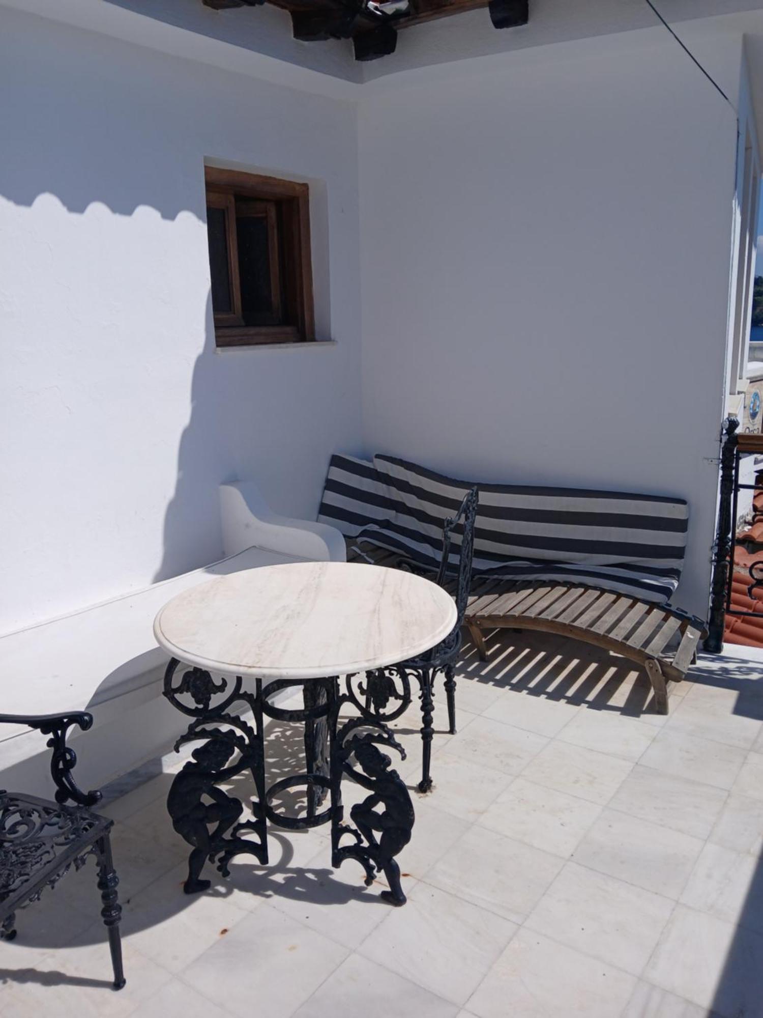 Hotel Villa Orsa Skiathos Town Exterior photo