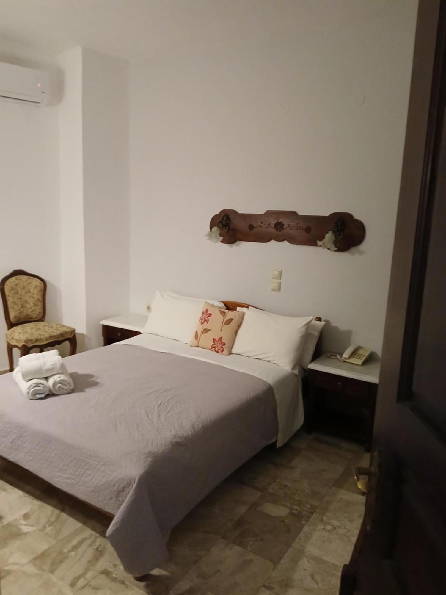 Hotel Villa Orsa Skiathos Town Exterior photo