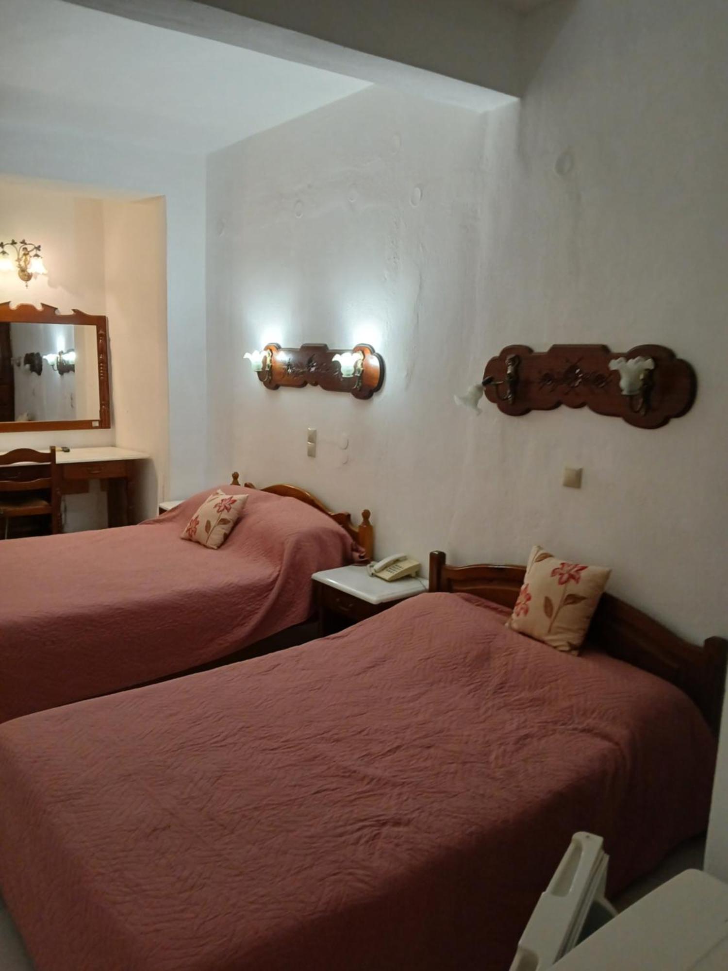 Hotel Villa Orsa Skiathos Town Exterior photo