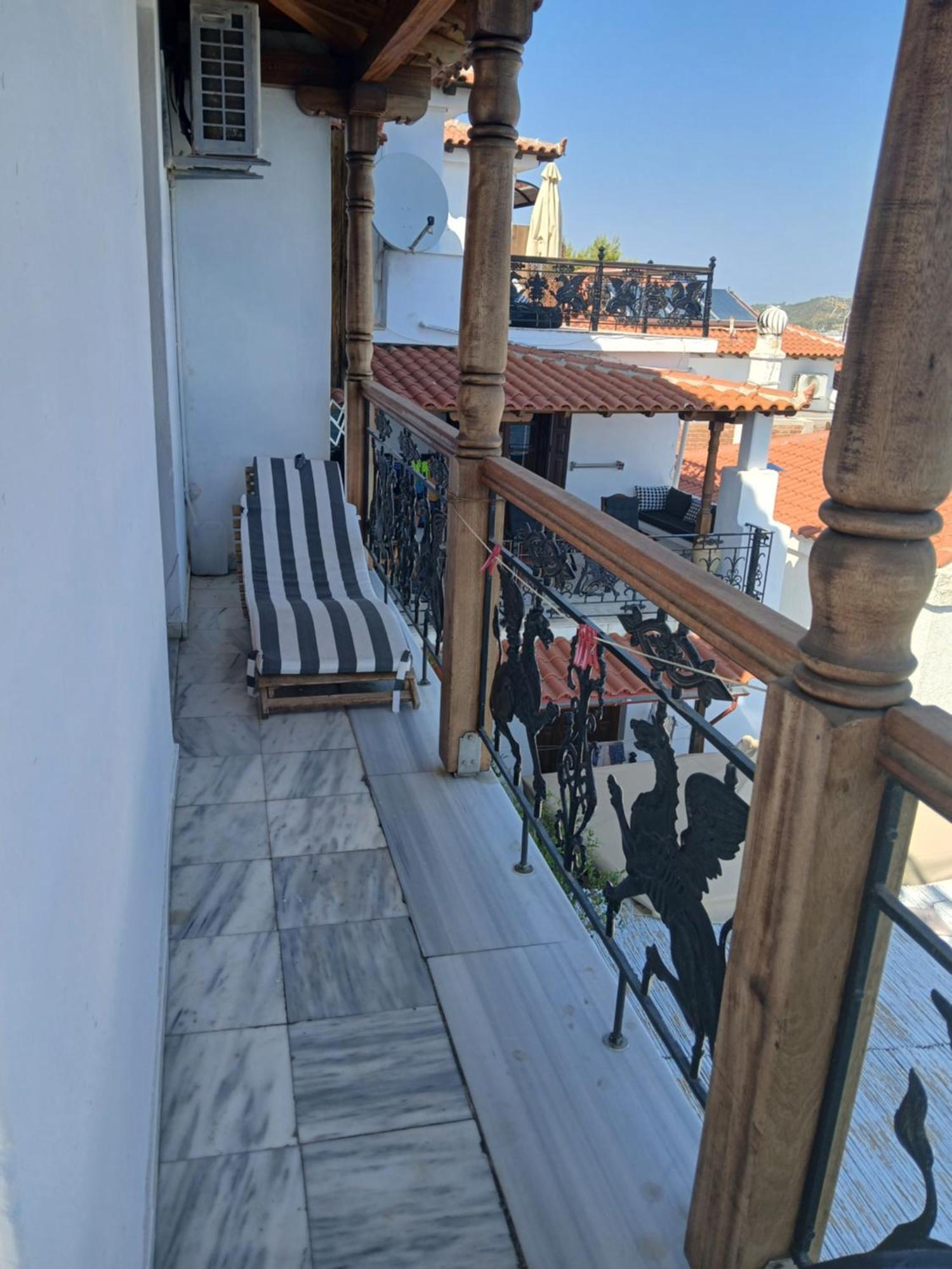 Hotel Villa Orsa Skiathos Town Exterior photo