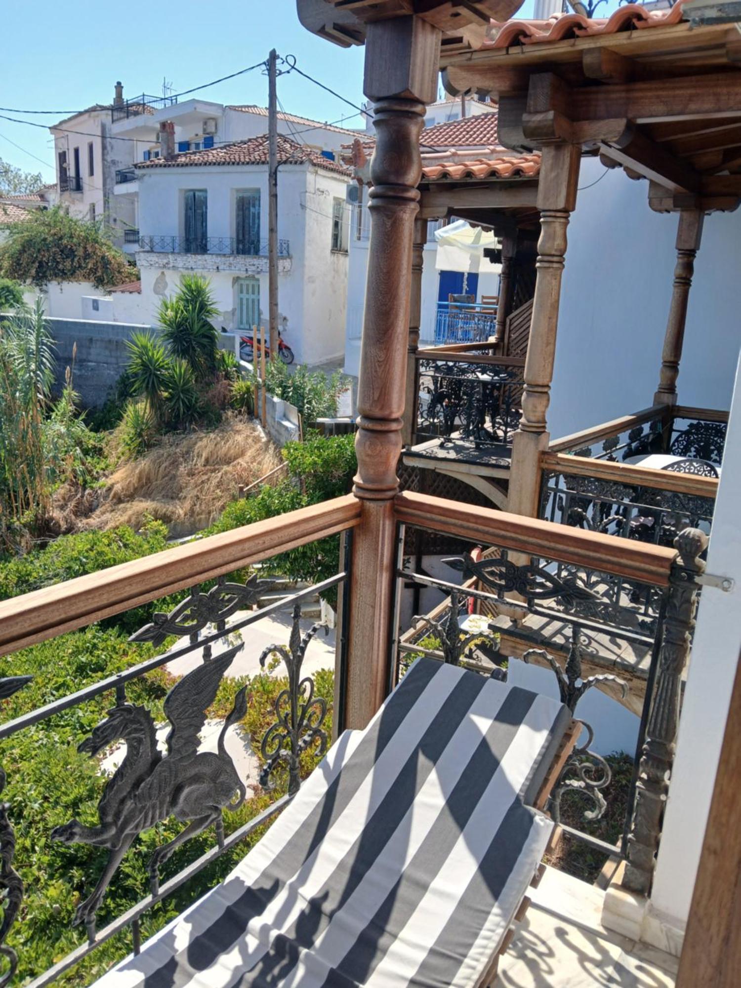 Hotel Villa Orsa Skiathos Town Exterior photo